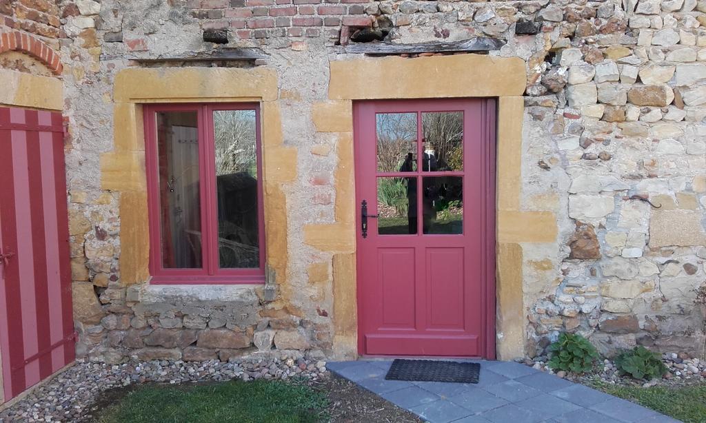 Chambres D'Hotes La Vie En Roses Iguerande Bagian luar foto